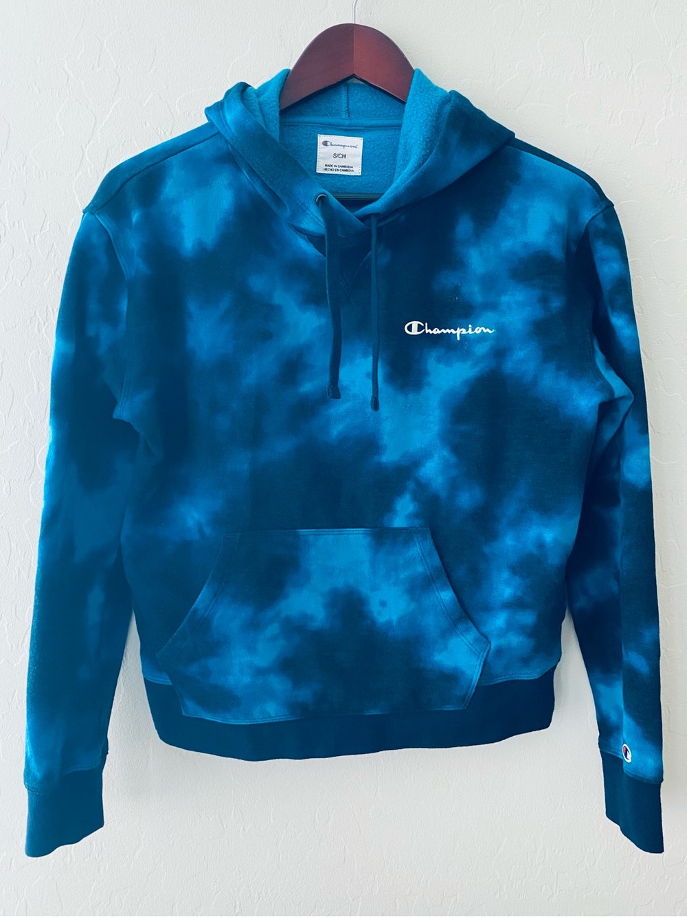 Champion Blue Tie Dye Hoodie Sweatshirt Women Small Script Logo Pullover⁠